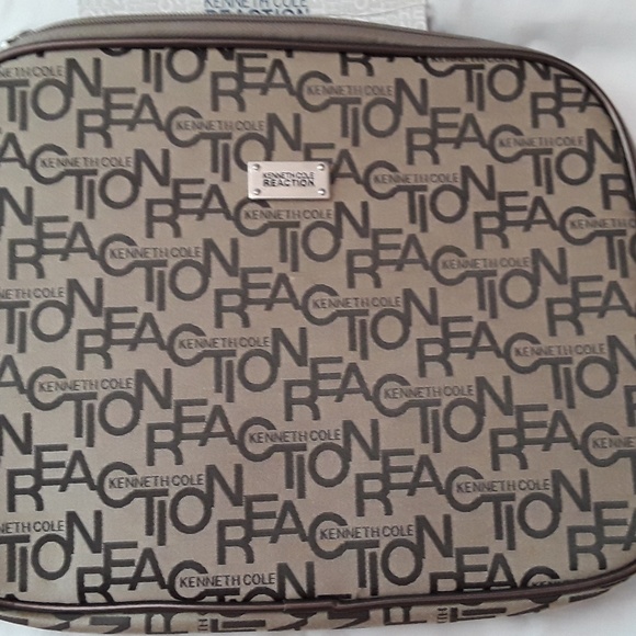 KENNETH COLE REACTION TABLET IPAD CASE NWT - Picture 1 of 2